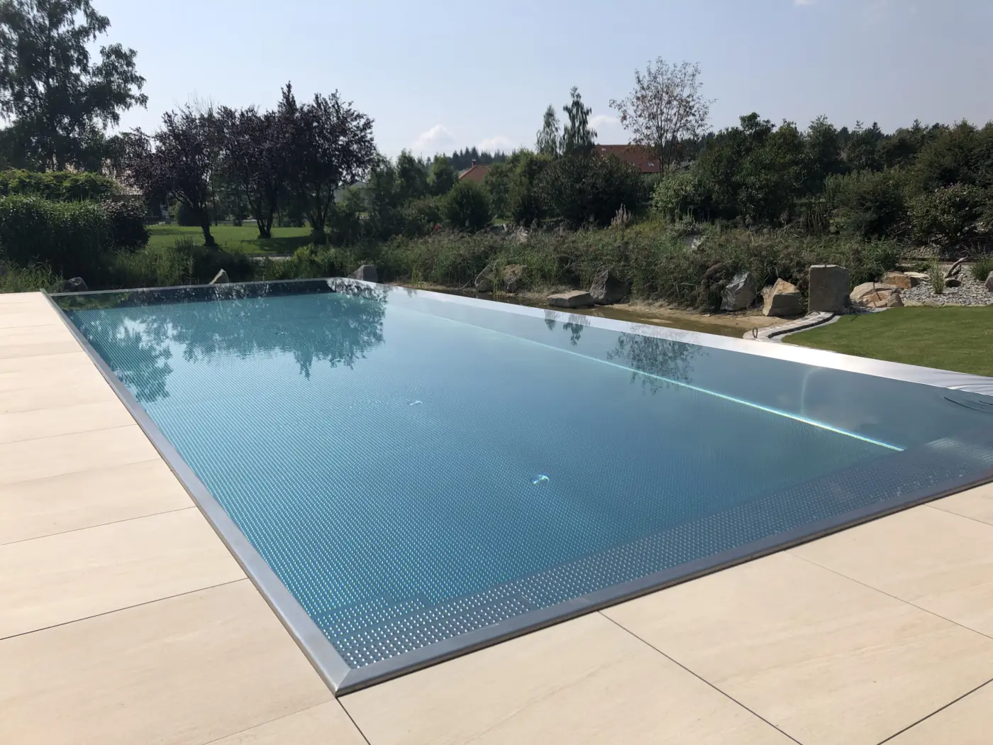 Sanierter Pool mit Edelstahlwanne von Polytherm