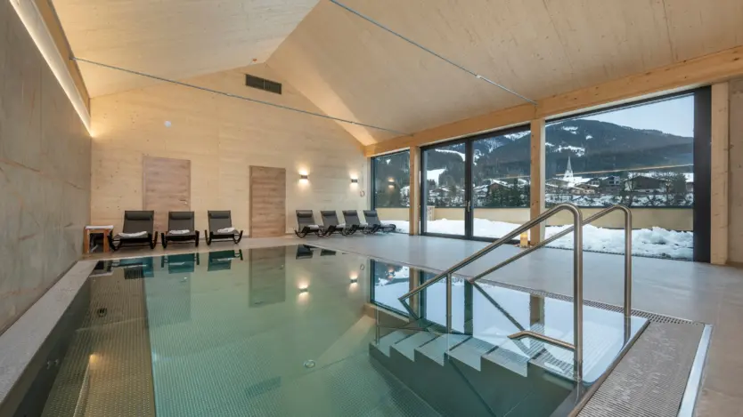 Edelstahl-Hotelpool von Polytherm im Goldhirsch Aparthotel