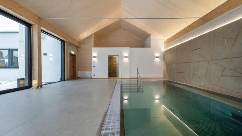 Edelstahl-Hotelpool von Polytherm im Goldhirsch Aparthotel